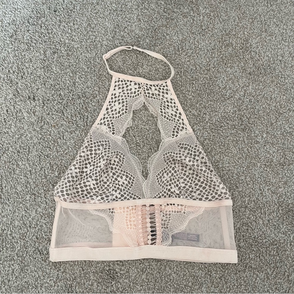NWOT Victoria’s Secret Lace Halter Unlined Wireless Bralette | Size Small